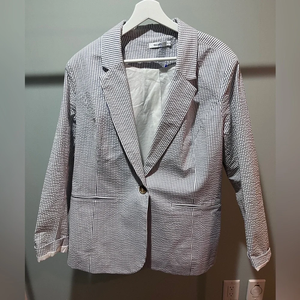 Women's Striped Blazer - White and Blue - Picture 2 of 4